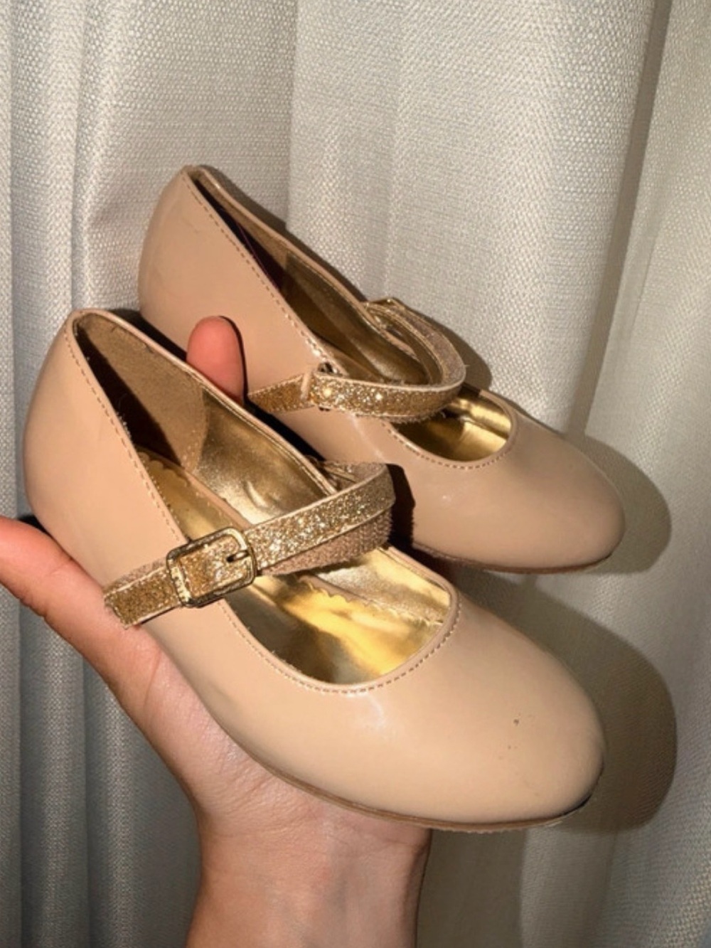 Girls' sandals
